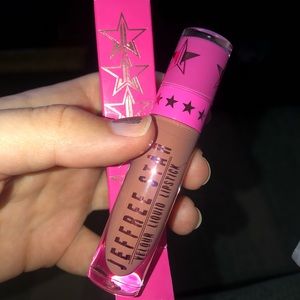 Jeffrey Star liquid lipstick “celebrity skin”